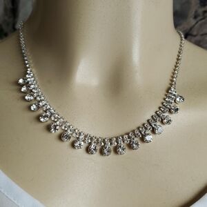 New Vieste Crystal Collection Elegant Necklace